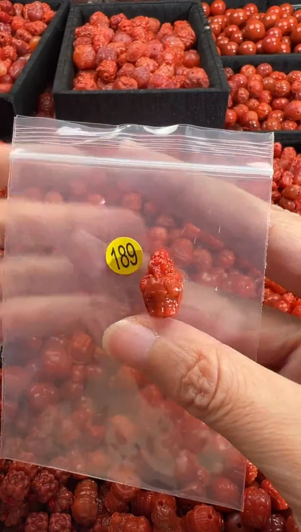 颈饰未镶嵌南红玛瑙1