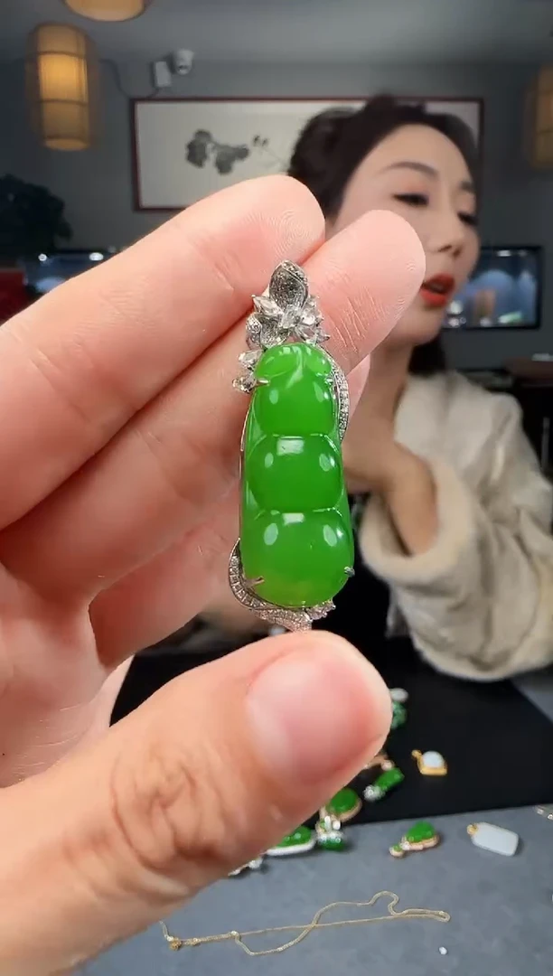 【闪购商品】和田玉吊坠(不含链)18K金镶嵌1