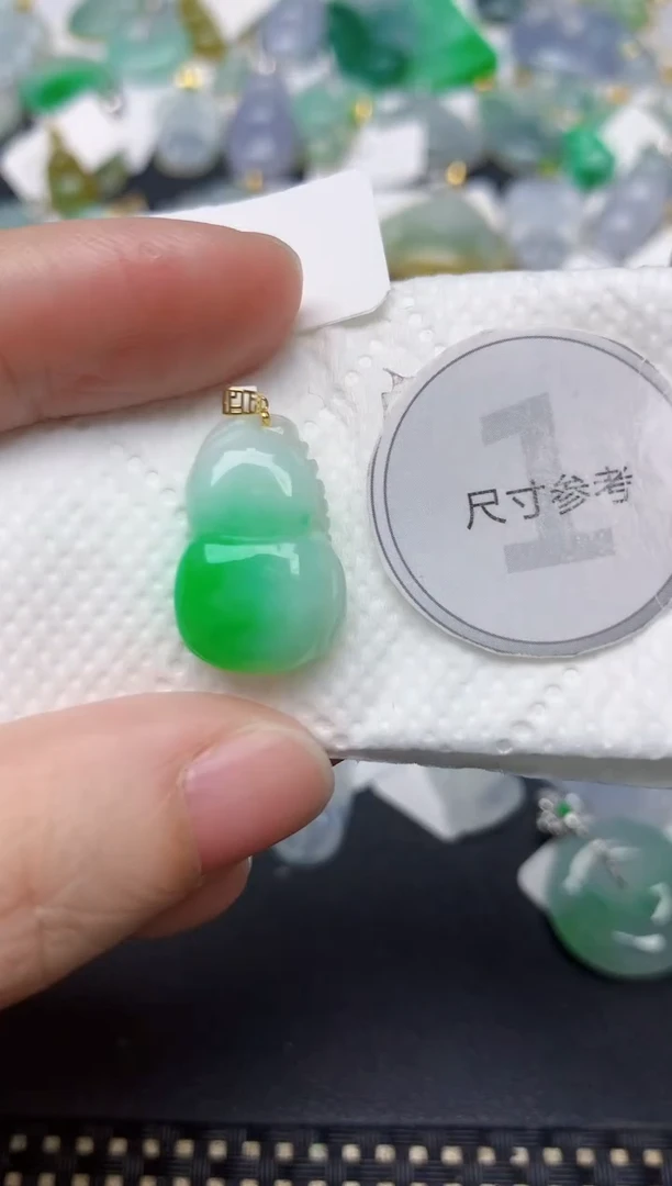 颈饰18K金镶嵌翡翠天然缅甸A货翡翠