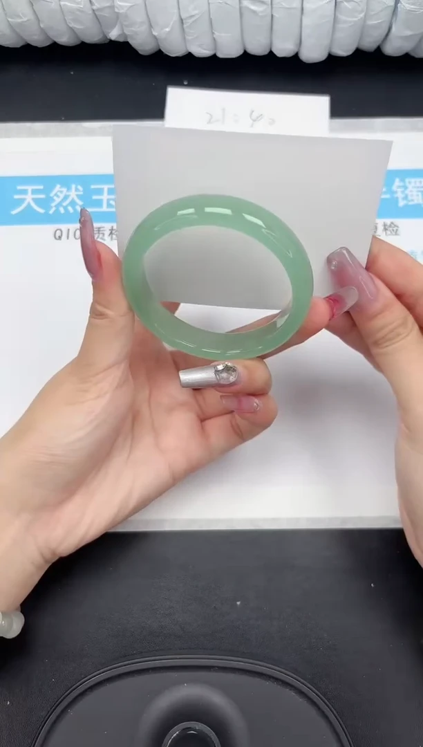 【闪购商品】石英质玉手镯未镶嵌12-56