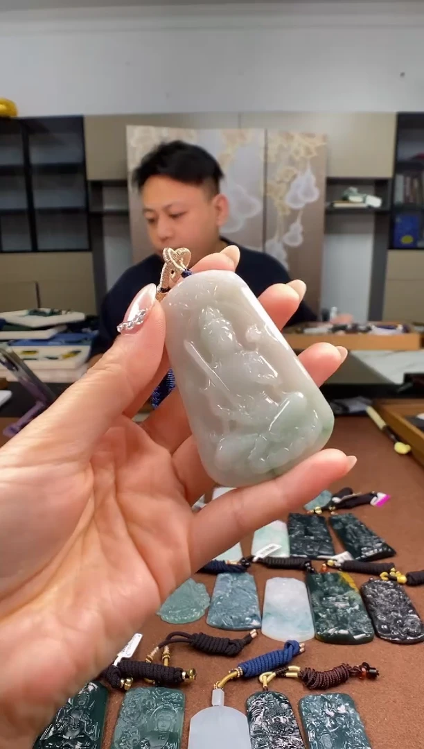 颈饰未镶嵌翡翠多样性发其一