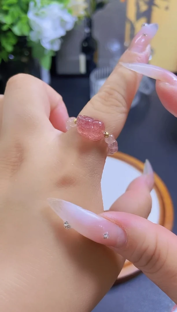 水晶戒指未镶嵌草莓晶貔貅