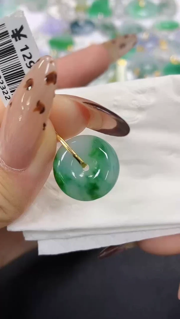 颈饰18K金镶嵌翡翠a货假一赔三支持复检百元上9元证书费自理