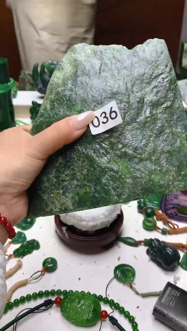 未镶嵌和田玉（碧玉）珠宝半成品1