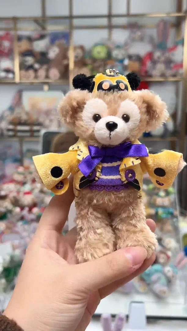 东京中古微瑕-甲壳虫变装达菲站姿三牌