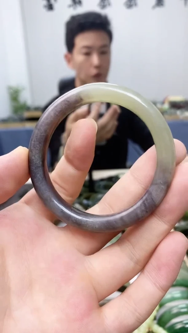 和田玉手镯未镶嵌52.8(10.4)