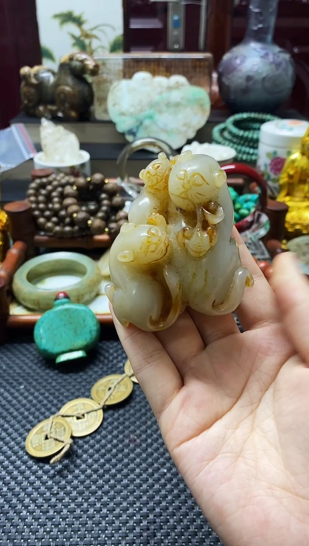 未镶嵌和田玉挂件1个