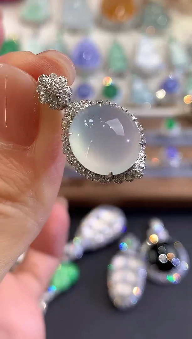 吊坠(不含链)18K金镶嵌翡翠q24