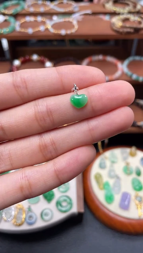 【闪购商品】翡翠吊坠(不含链)18K金镶嵌一个  JK257