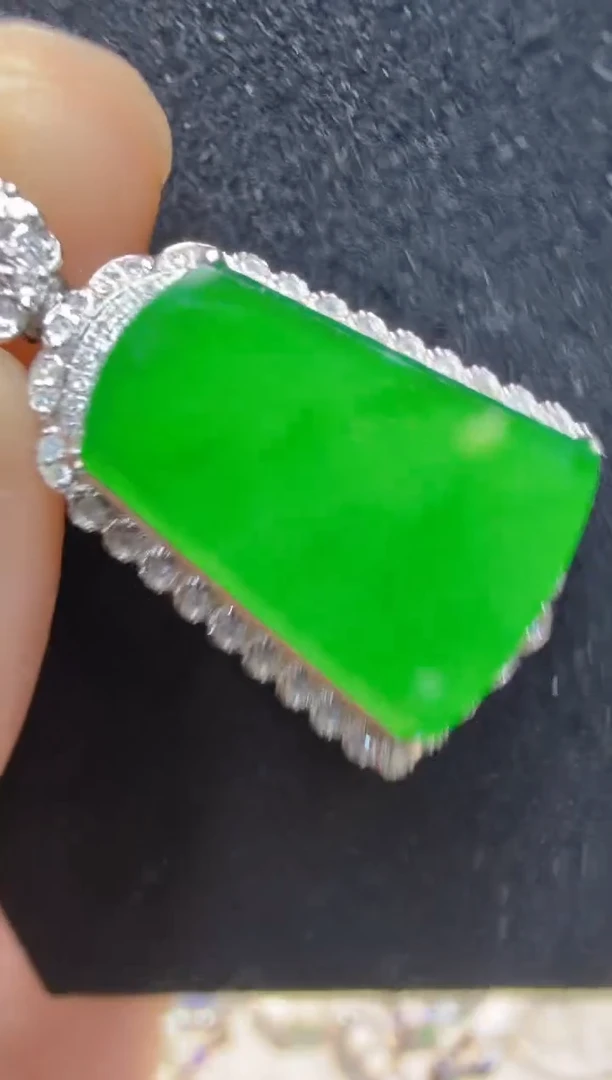 吊坠(不含链)18K金镶嵌翡翠多样性团购发一件