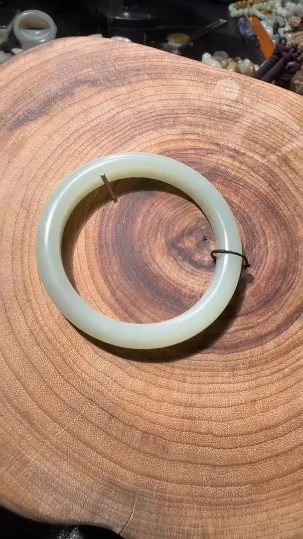 颈饰未镶嵌和田玉手镯53*