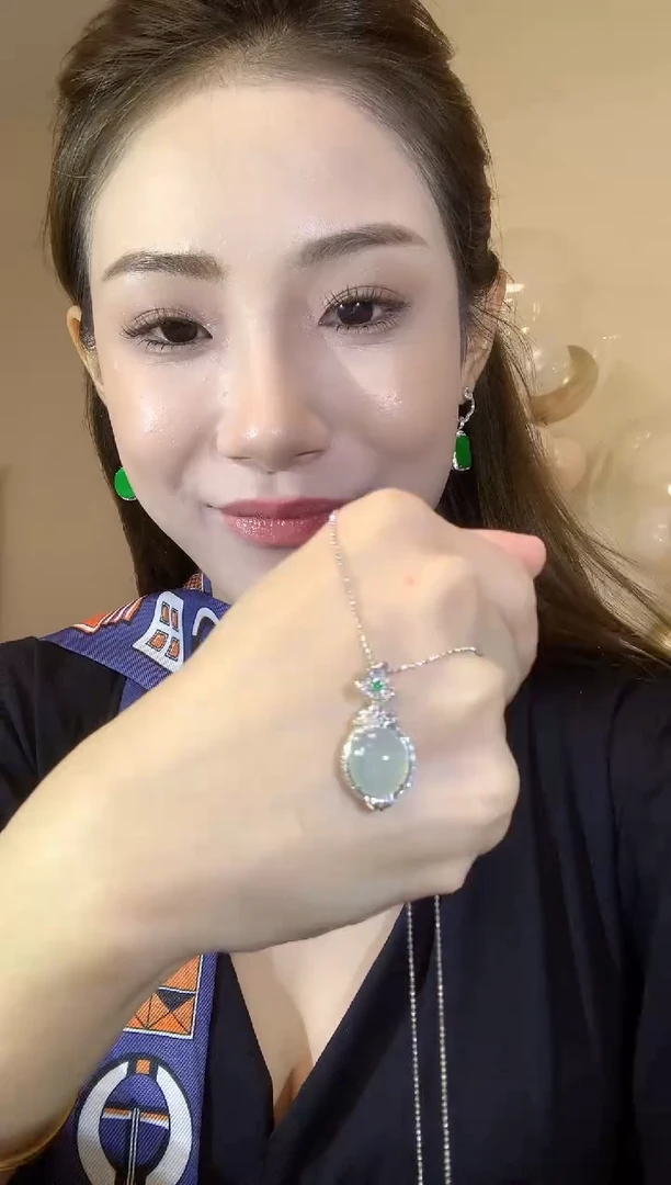 吊坠(不含链)18K金镶嵌翡翠A2