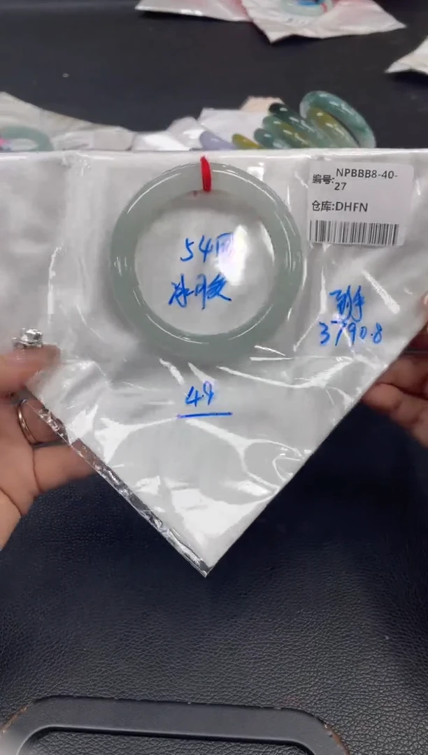 未镶嵌手镯翡翠 翡翠手镯