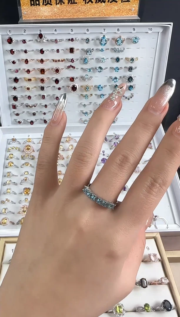 【闪购商品】托帕石戒指银S925镶嵌7颗排戒