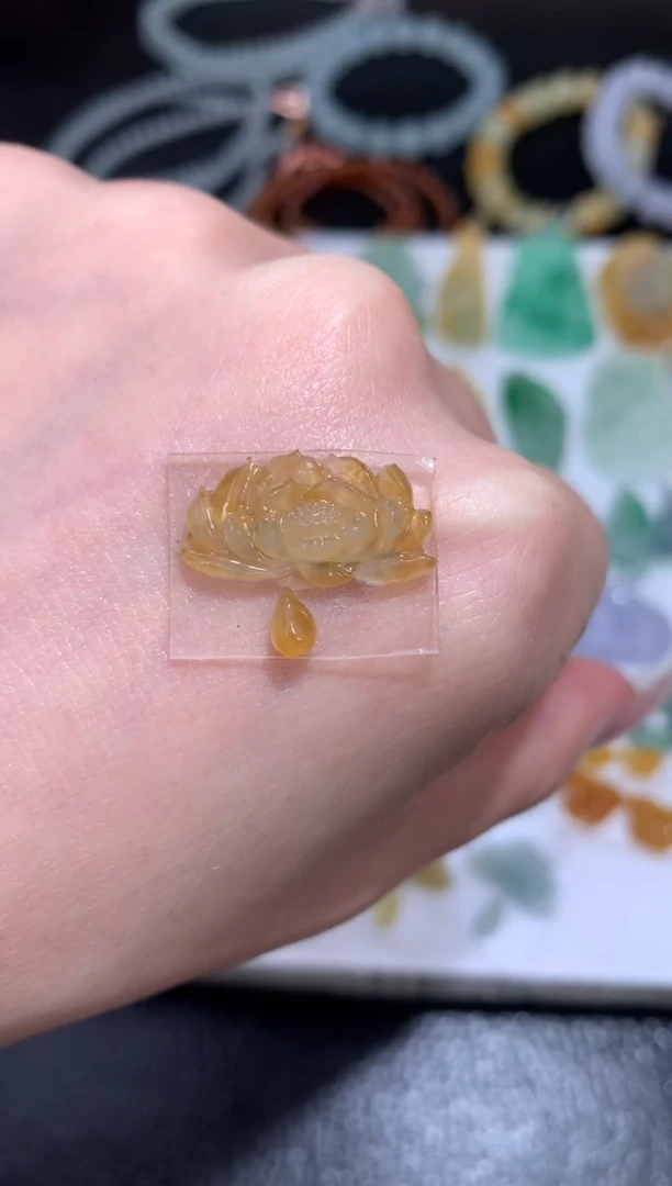 未镶嵌定制翡翠莲花