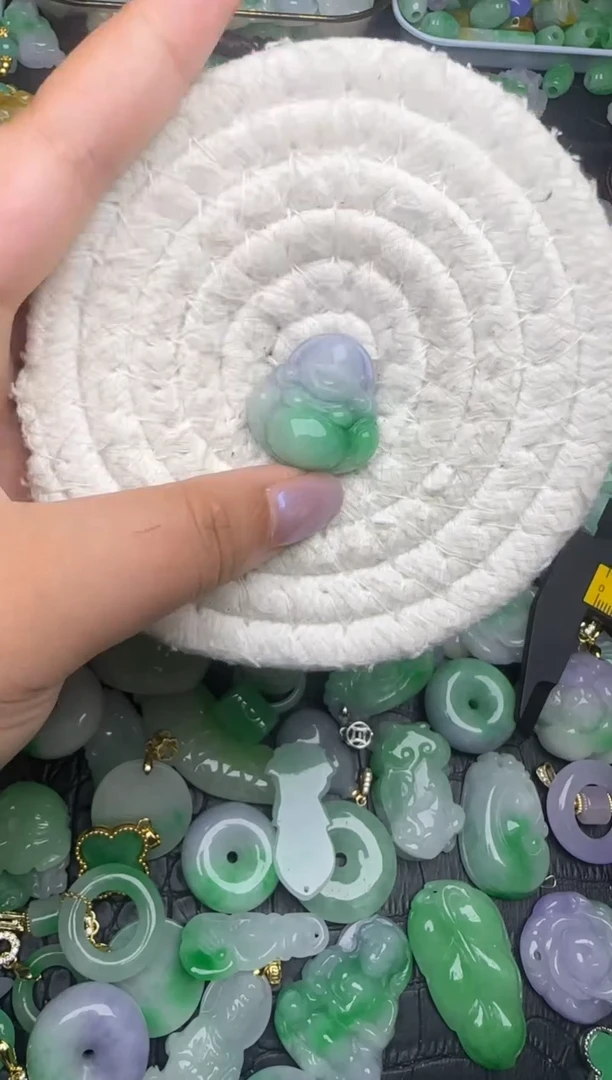 颈饰未镶嵌翡翠缅甸翡翠吊坠