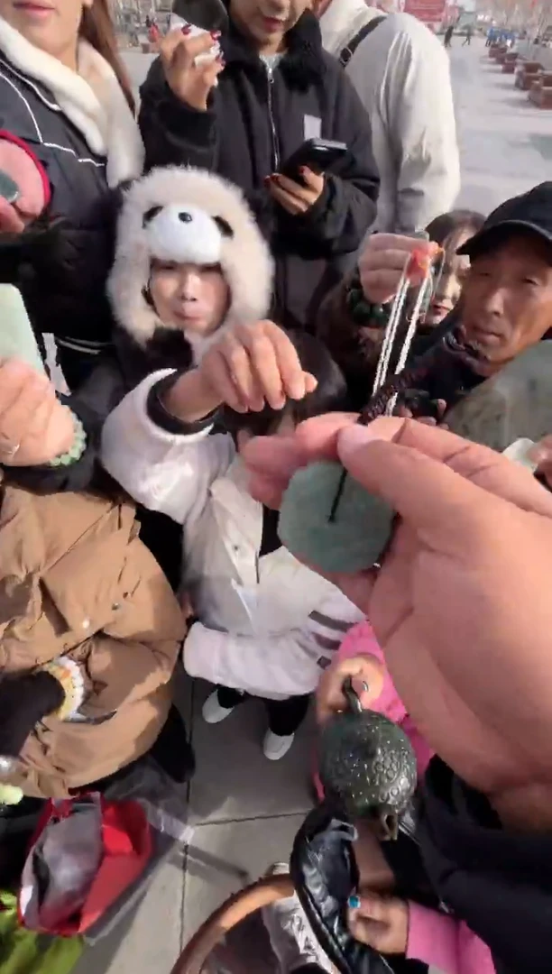 未镶嵌和田玉（糖玉）挂件和田玉