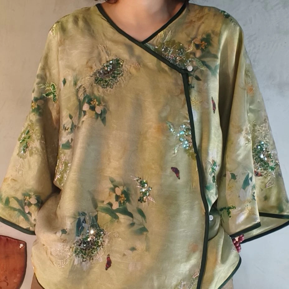 复古文艺轻奢原创新国风串珠提花印花小衫 725111