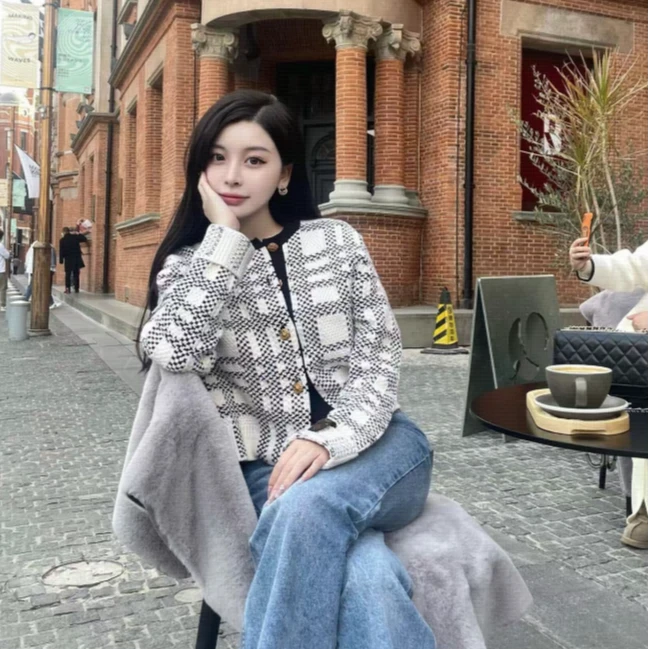 全新未使用 LOUIS VUITTON PARIS 排扣格纹外套 黑白/L