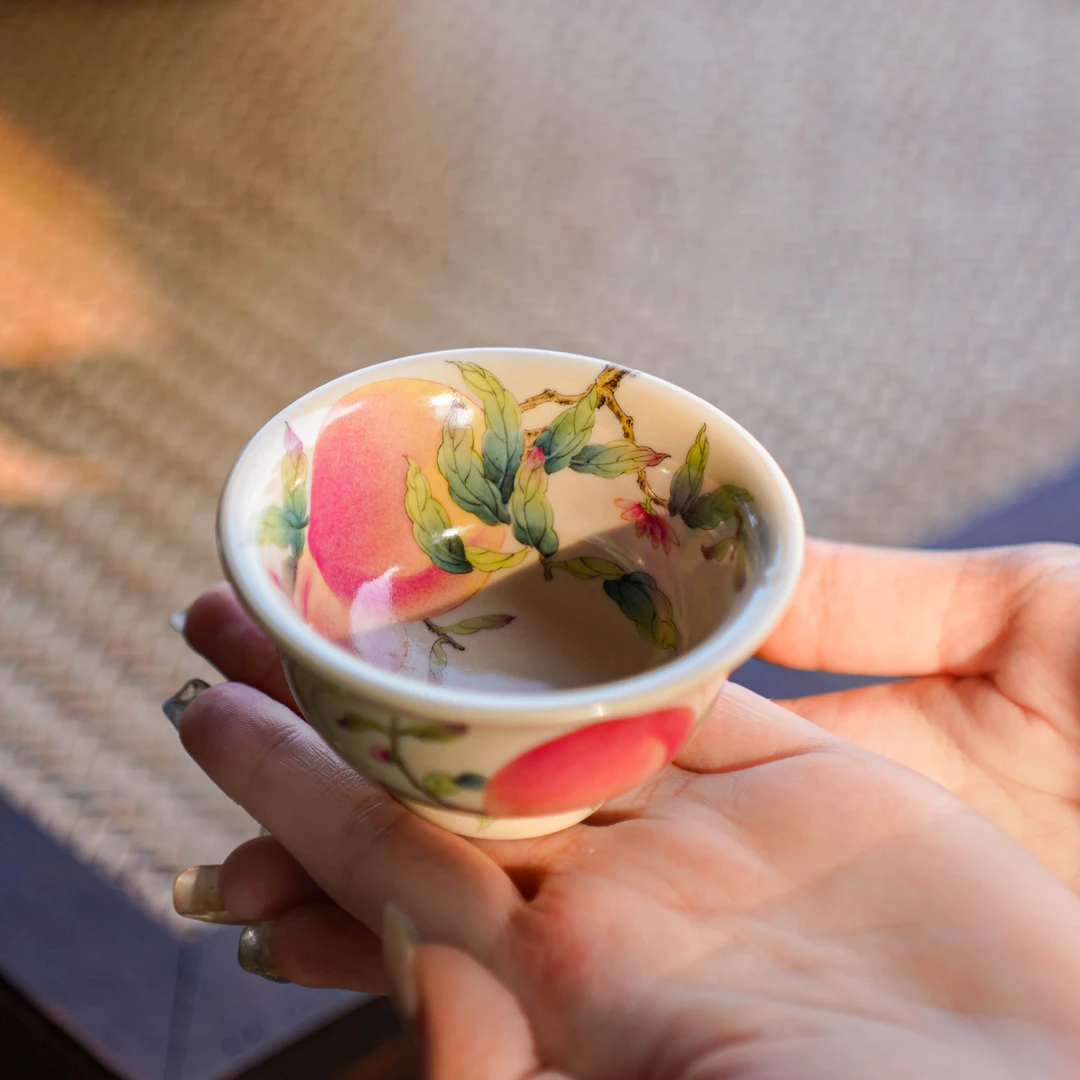 雅圣手绘粉彩寿桃压手杯 景德镇手工桃子主人杯粉色窑口陶瓷茶杯
