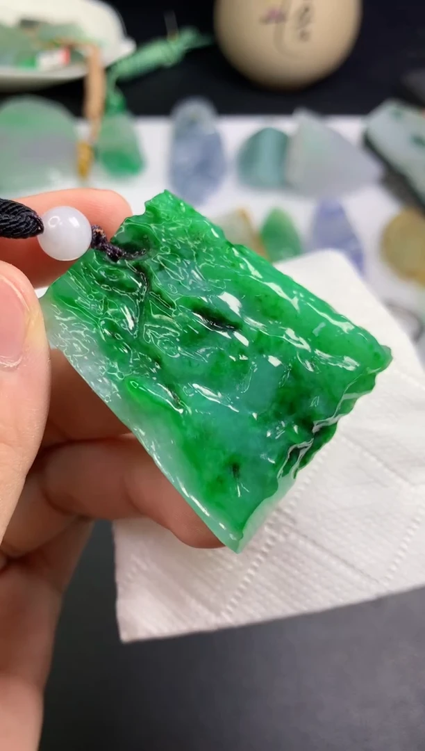 颈饰未镶嵌翡翠