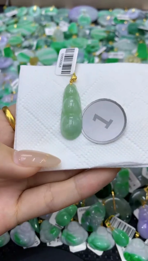 颈饰未镶嵌翡翠天然缅甸翡翠A货