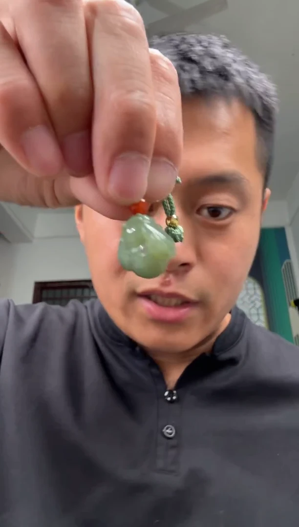 和田玉未镶嵌颈饰吊坠