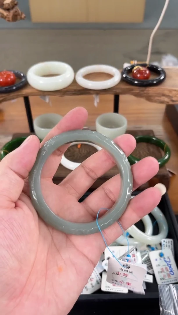 未镶嵌手镯和田玉吐拉牧场62圈7
