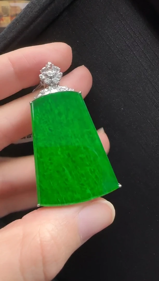 颈饰18K金镶嵌翡翠433无事牌一个