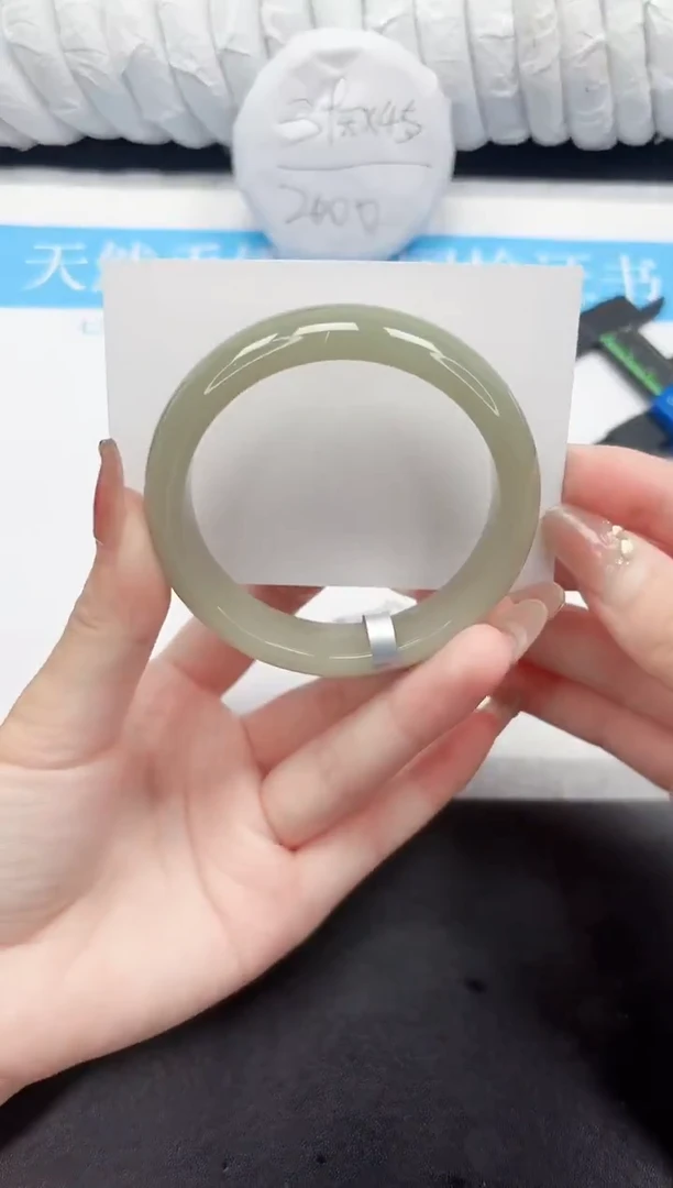 未镶嵌手镯石英质玉29-56.8DKH