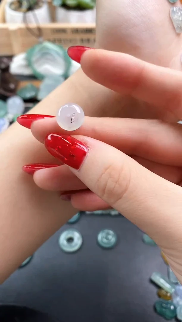 颈饰未镶嵌翡翠小扣子