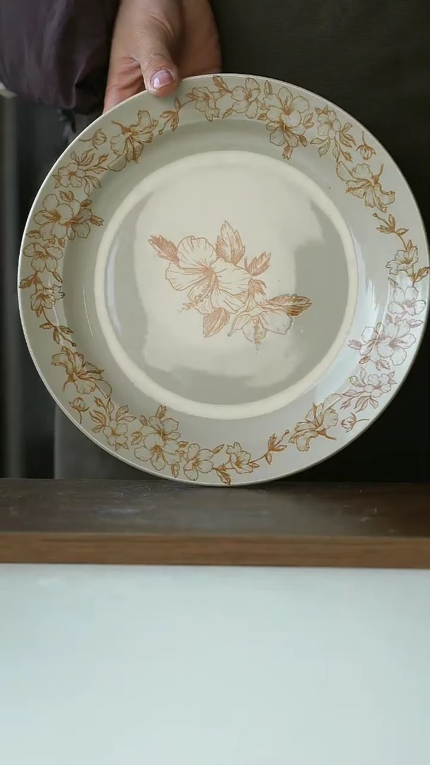 【闪购商品】陶瓷棕色晚香餐盘23cm@4-2@