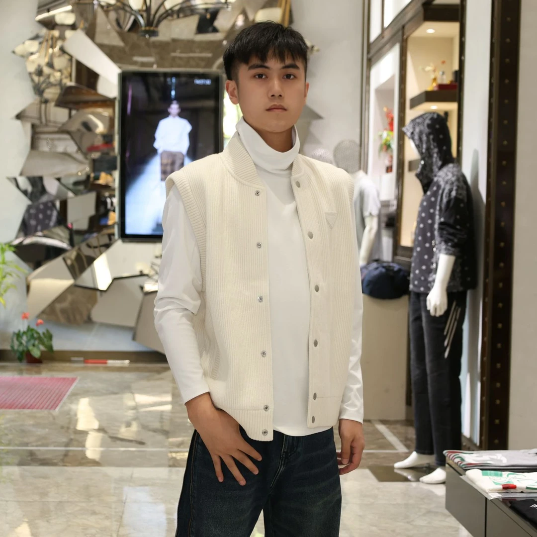 品牌皮质三角标 Cavalli Class 纯羊毛手工针织开衫