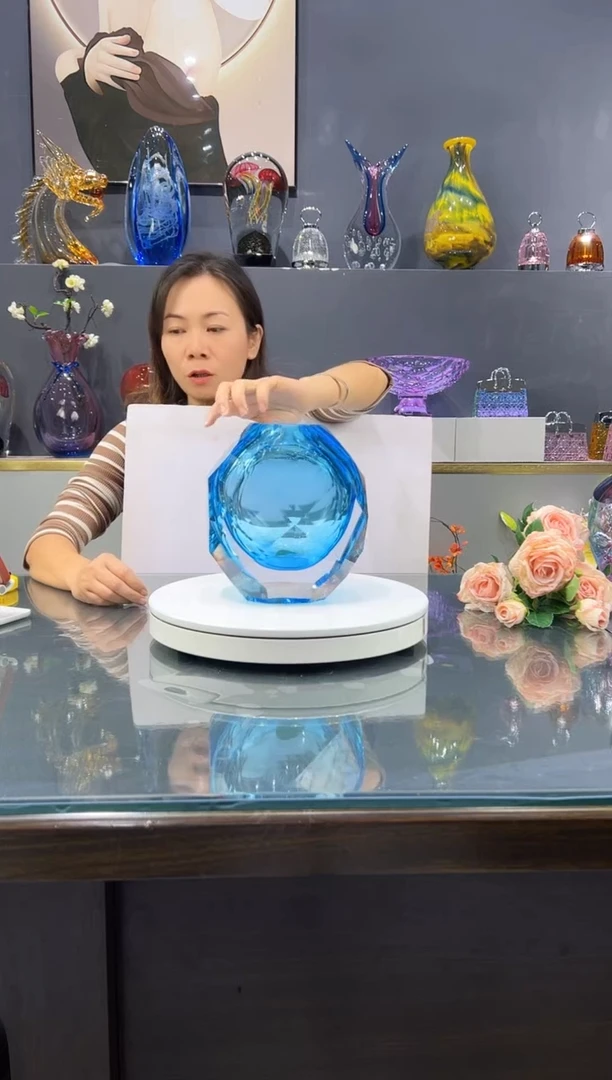 手工艺品琉璃   水晶琉璃花瓶1个