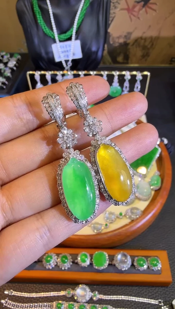 【闪购商品】翡翠耳饰18K金镶嵌高冰满绿黄翡福瓜耳坠