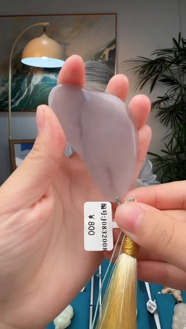 和田玉未镶嵌颈饰是***?刮板J