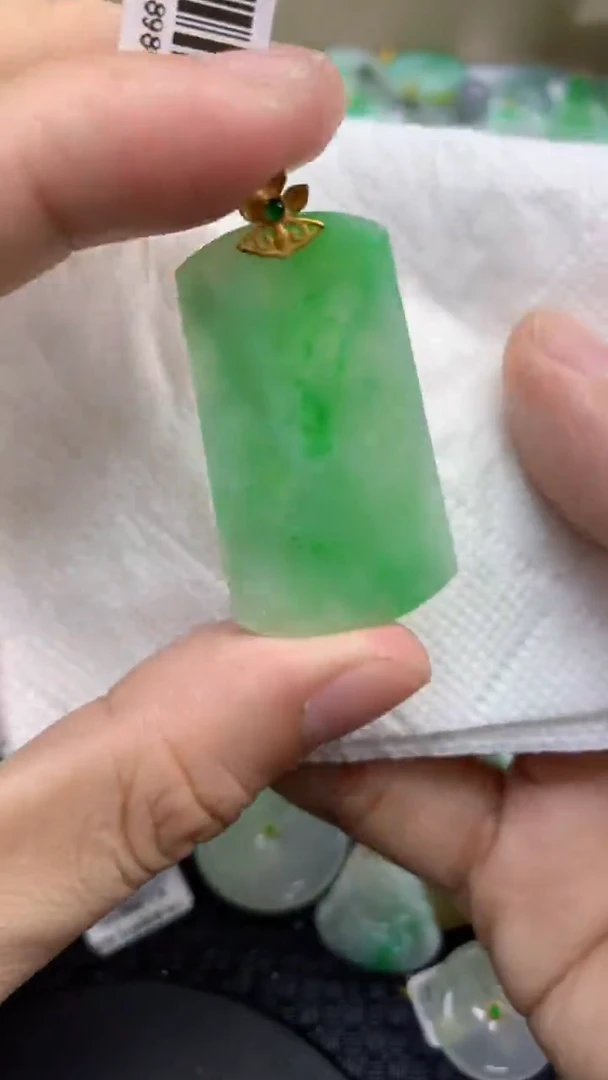 颈饰18K金镶嵌翡翠天然缅甸A货翡翠