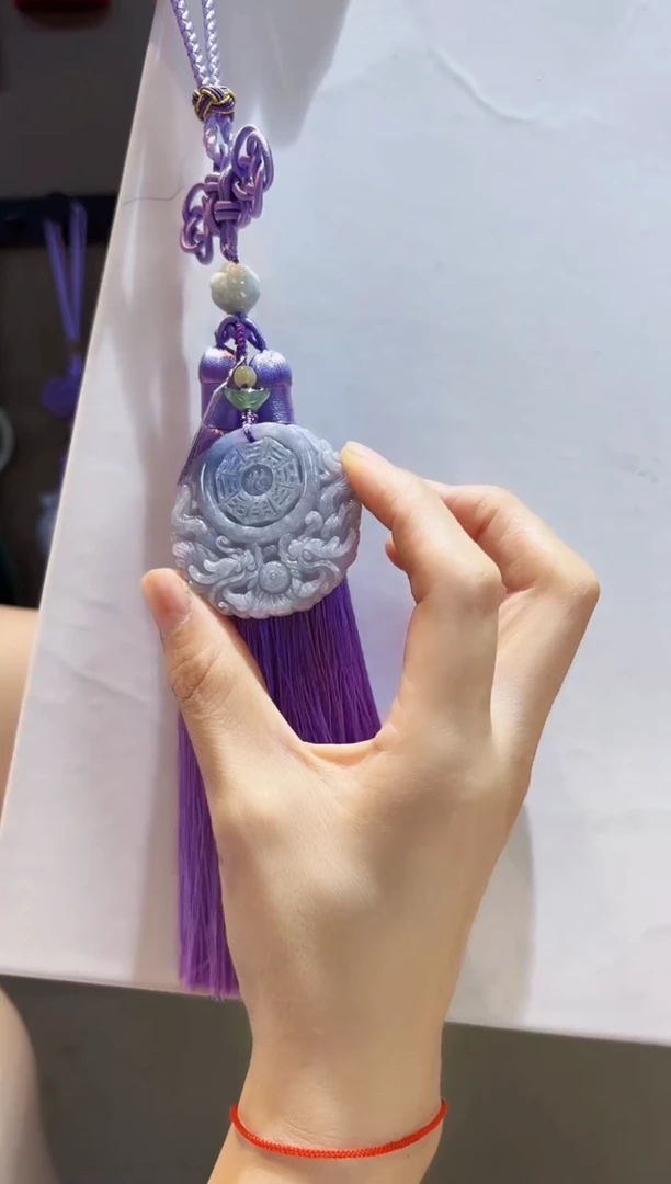 翡翠未镶嵌颈饰车挂