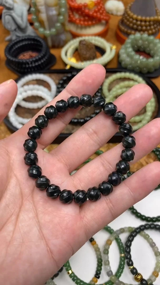 颈饰未镶嵌和田玉手串