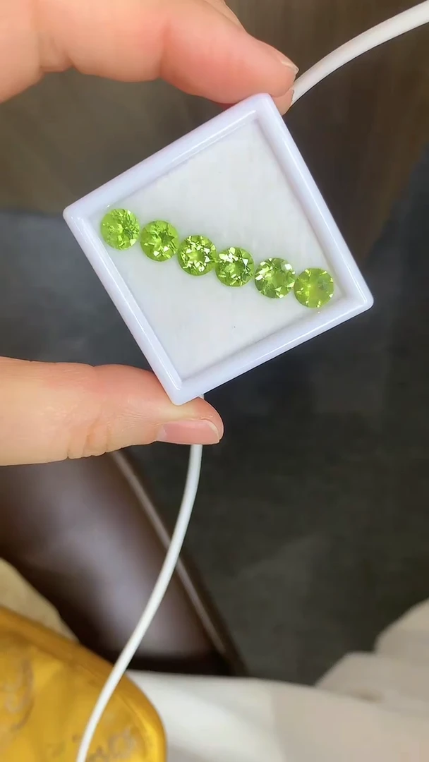 【闪购商品】橄榄石笔搁未镶嵌6橄榄石裸石多样性发6颗