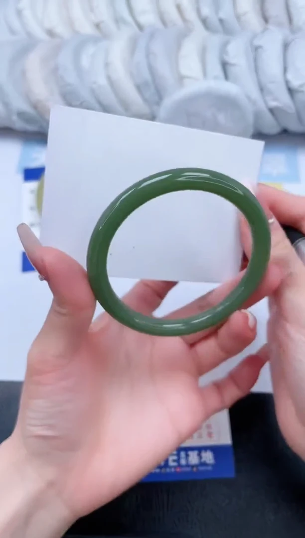 【闪购商品】石英质玉手镯未镶嵌湖水绿色差偏大介意勿拍58