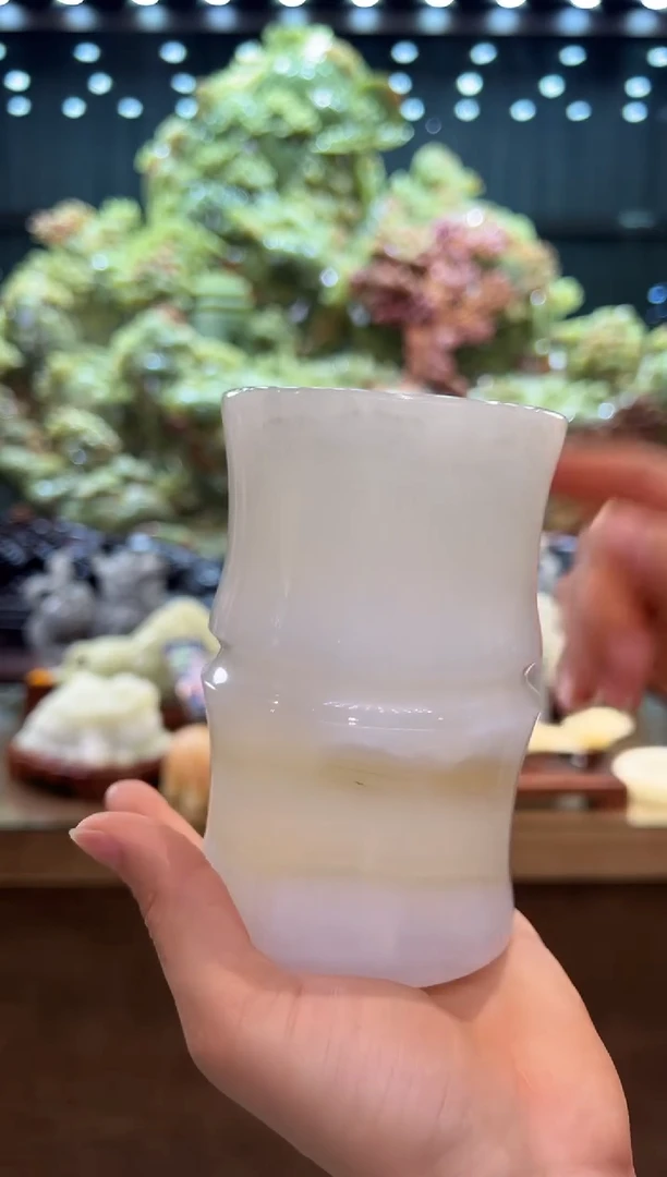 【闪购商品】石材白冰 笔筒