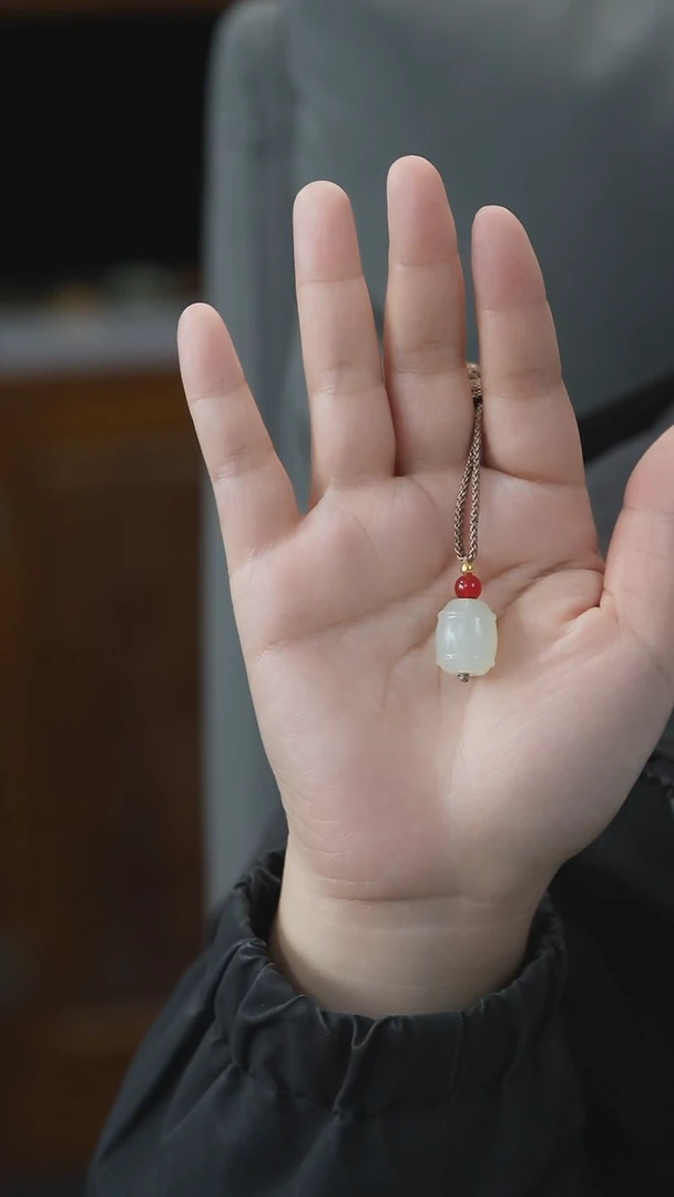 岫玉未镶嵌颈饰转转珠