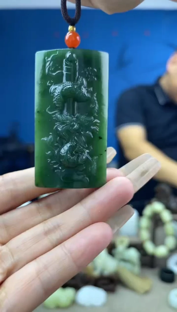 和田玉未镶嵌颈饰1