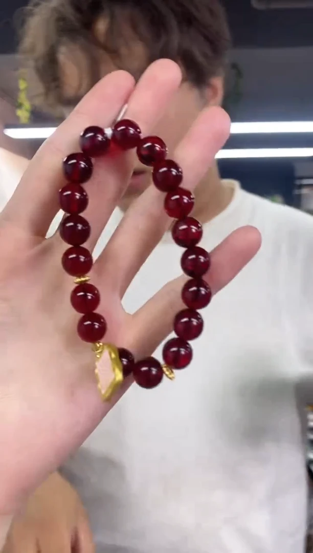 未镶嵌血珀裸石多样性发其一颜色微差