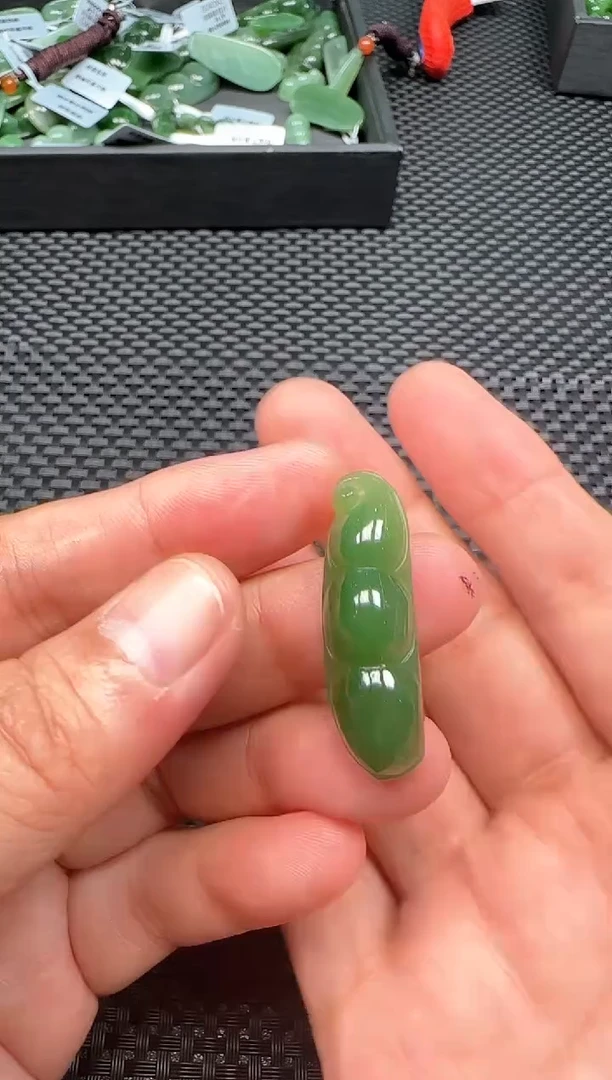 和田玉未镶嵌吊坠(不含链)一个 多样性发1件