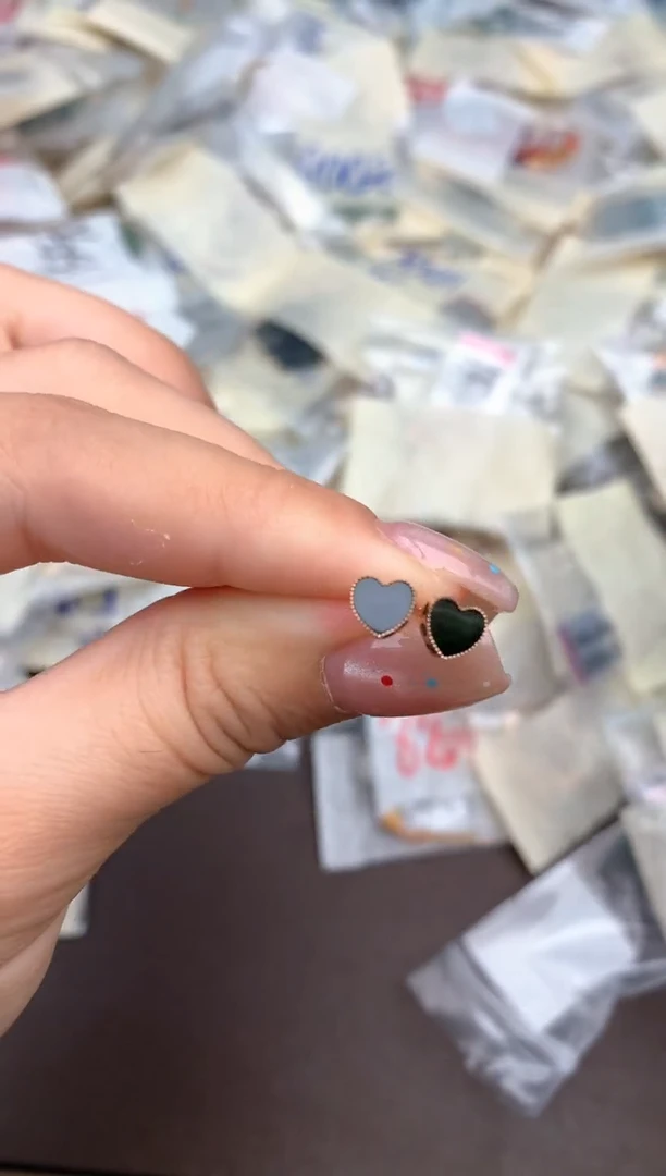 18K金镶嵌挂件翡翠一