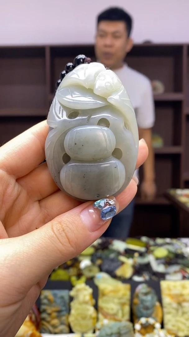 未镶嵌岫玉挂件