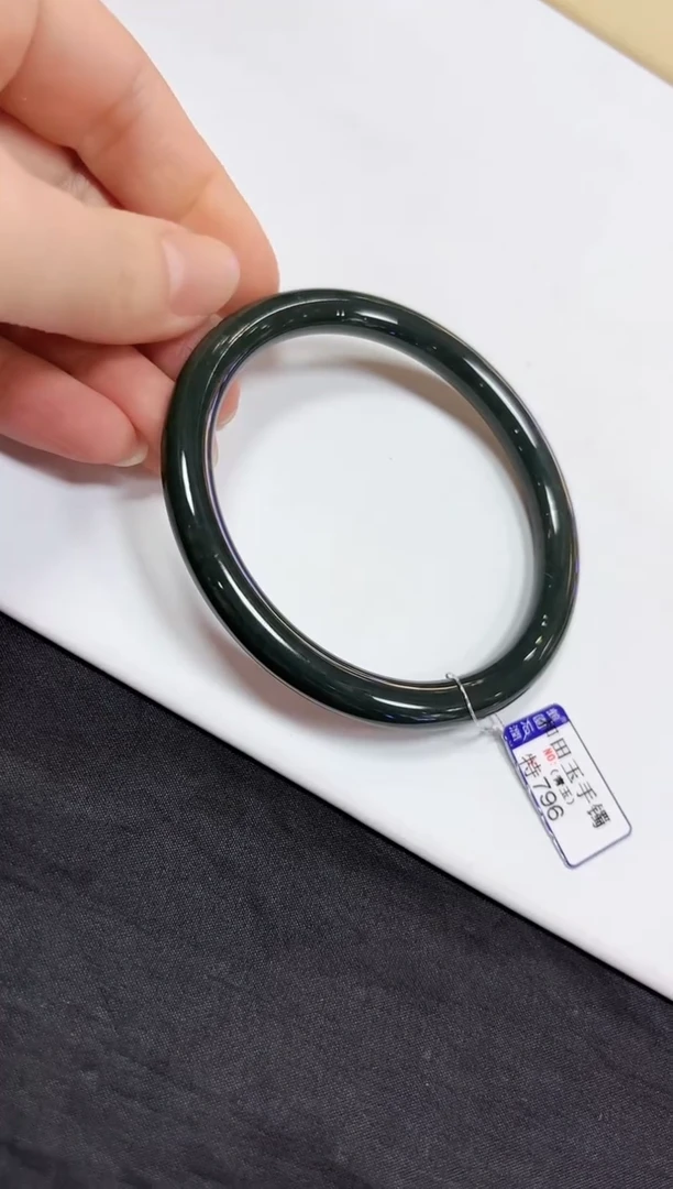 颈饰未镶嵌和田玉手镯62