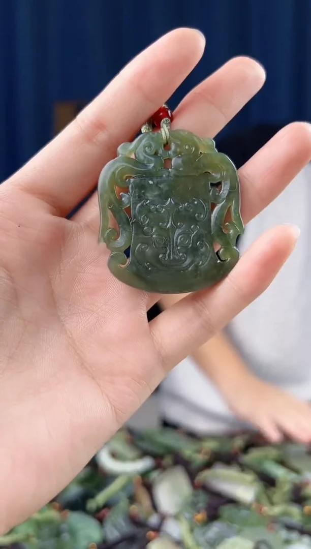 未镶嵌和田玉挂件拍一发一，